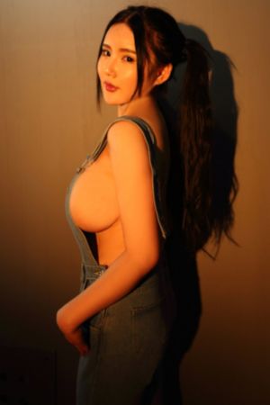 《纵意花丛》