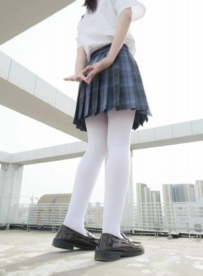 跨下新婚美妇