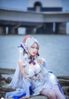 漂亮的女保姆