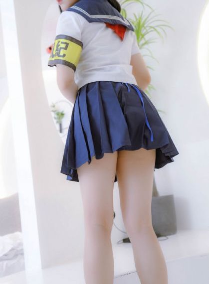 精子从高跟鞋里溢出来